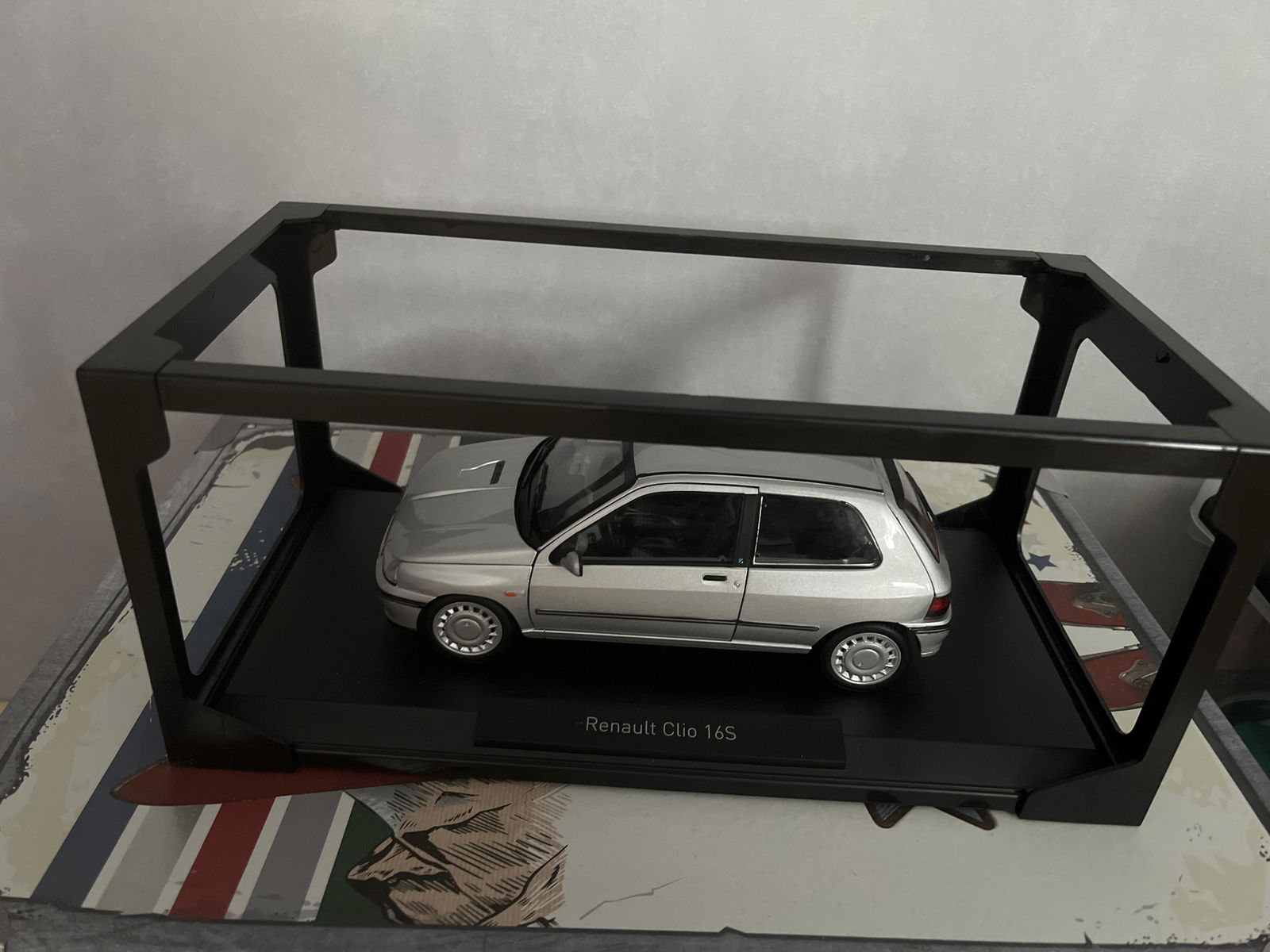 Renault Clio 16S 1992 Iceberg Grey 1:18 – Norev