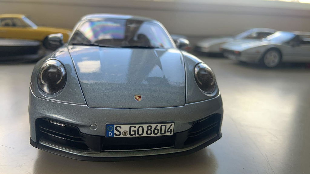 Porsche 911 Carrera 2025 964 polarsilvermetallic 1:18 – Norev