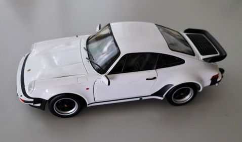 Porsche 911 Turbo 3.3 1980 White Martini 1:18 – Norev