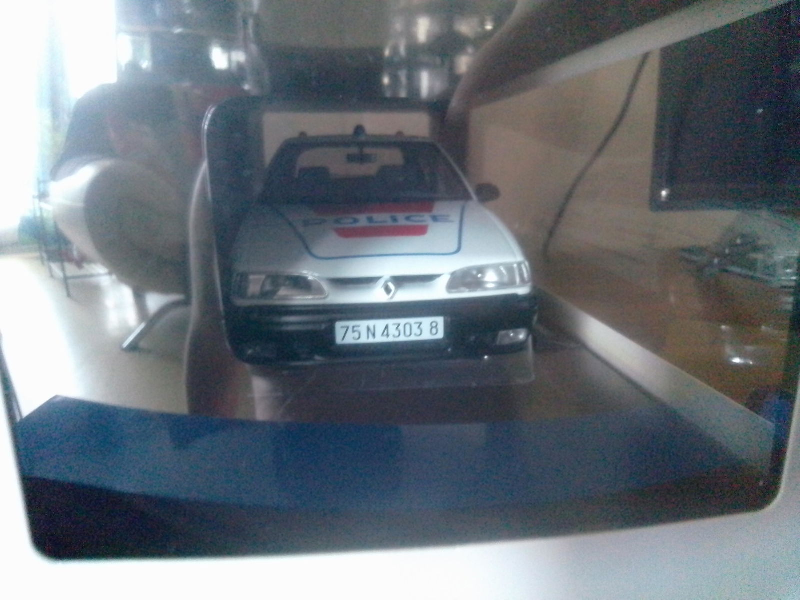 Renault 19 1994 French Police 1:18 – Norev