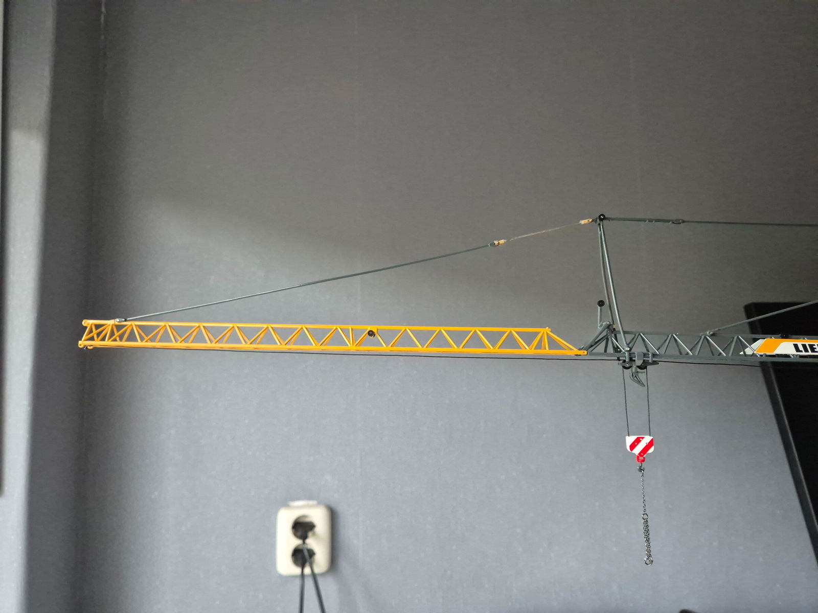 Genie X-85 XC electric telescopic boom lift