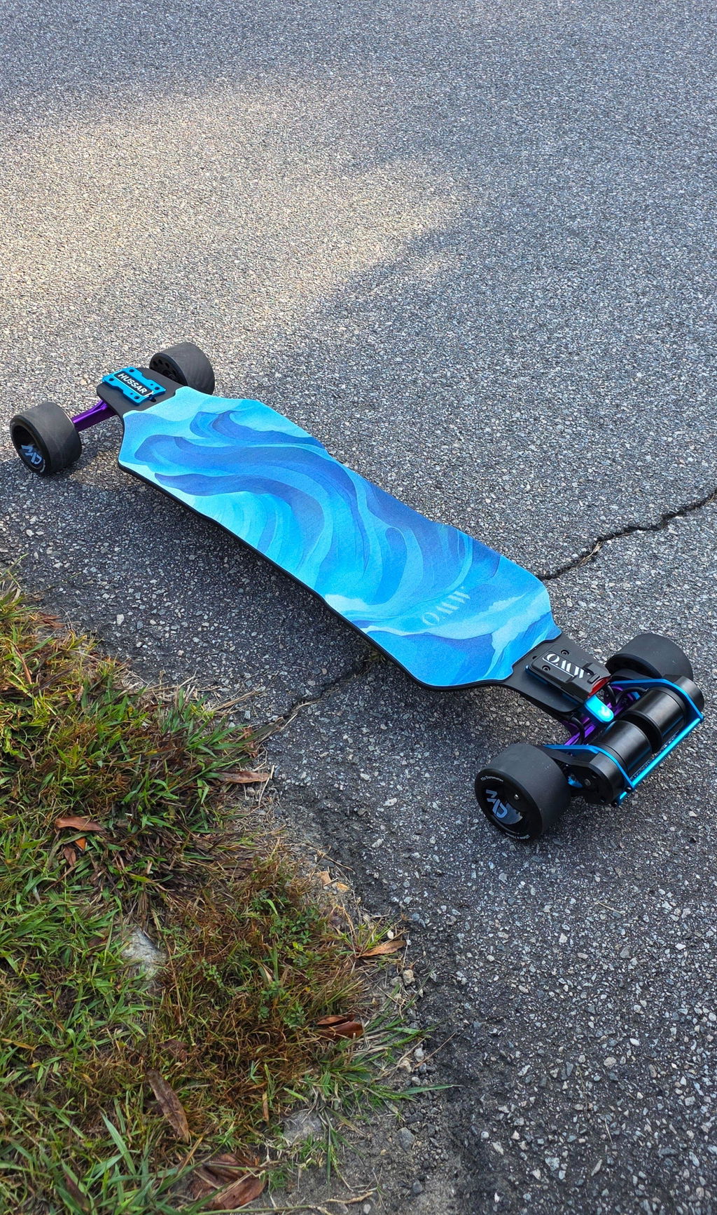 OMW Hussar Street/All-terrain Flexible Electric Skateboards with CNC Colored Trucks