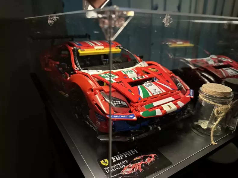 Acrylic Display Case for Lego Ferrari 488 GTE “AF Corse #51” 42125