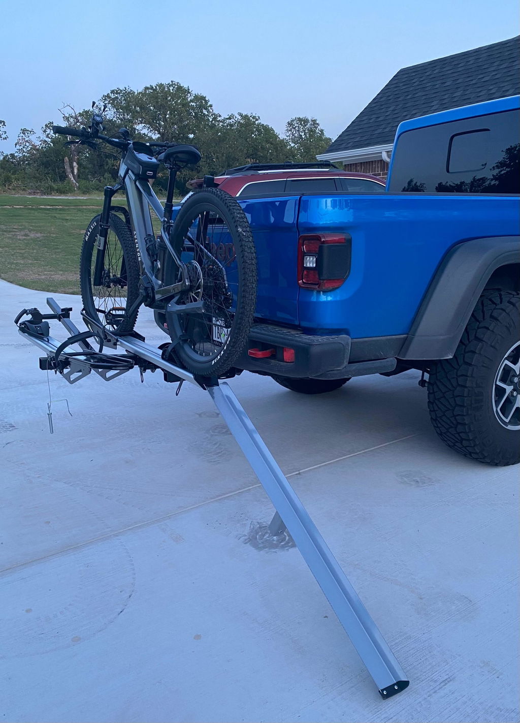 2-Bike Hitch E-Bike Rack with Ramp, Foldable