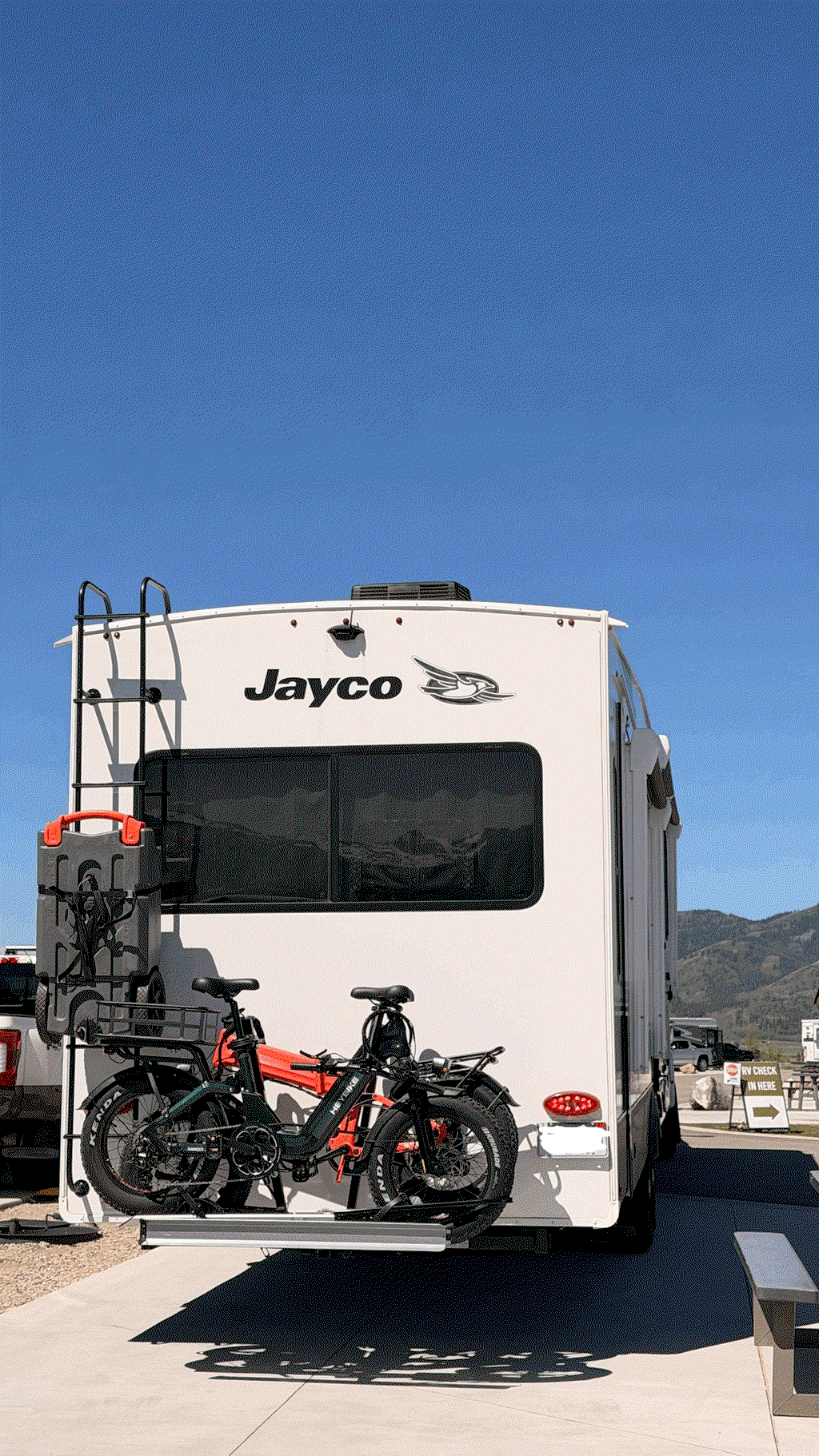 2-Bike Hitch E-Bike Rack with Ramp, Foldable with Lock