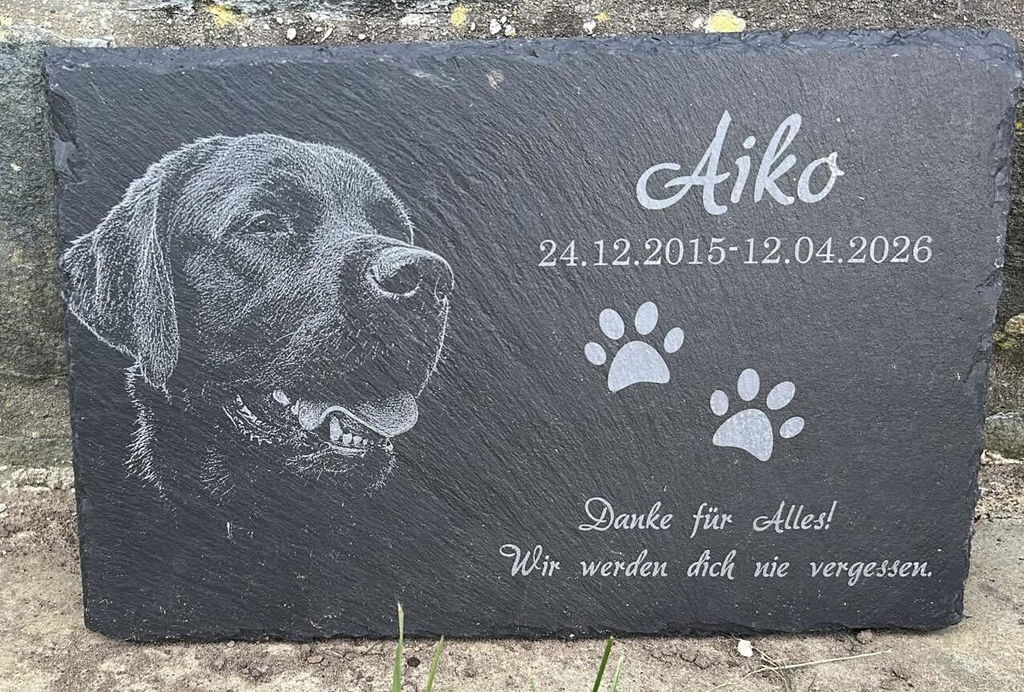 Personalisierter Schiefer Tiergrabstein 30x20cm - Foto Lasergravur