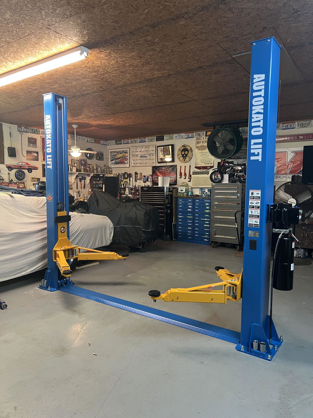 Katool Two Post Vehicle Lift - 11,000 lb Capacity | AK-H115Z