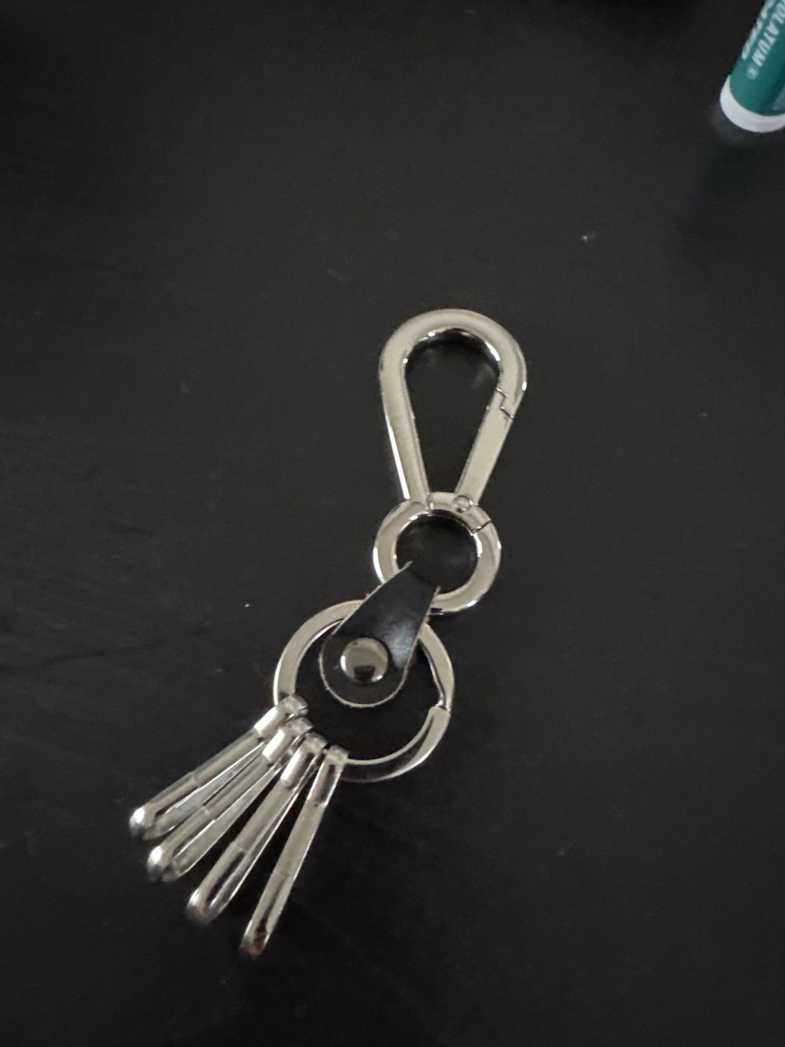 受注制【Chikashitsu +】design key chain (2color) – PRESSING WEB SHOP