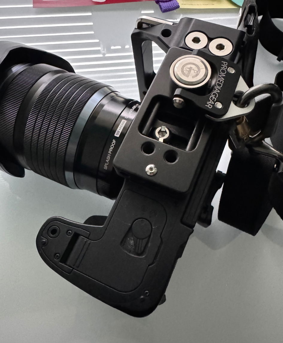 PLX3T Universal Arca L-Bracket for Flip Screen Cameras | ProMediaGear