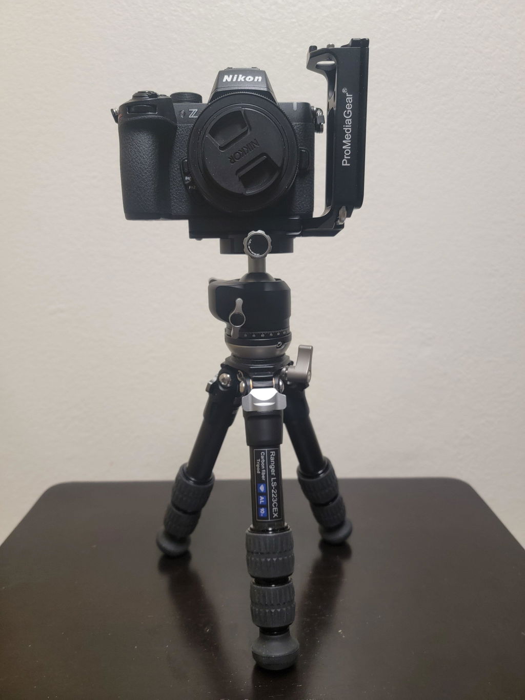 PLX3T Universal Arca-Swiss L-Bracket for DSLR and Mirrorless Cameras with Articulating LCD screens