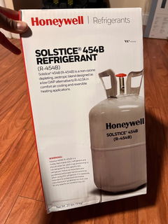 R-1234yf 8-Can Pack (8oz) | Refrigerants Center