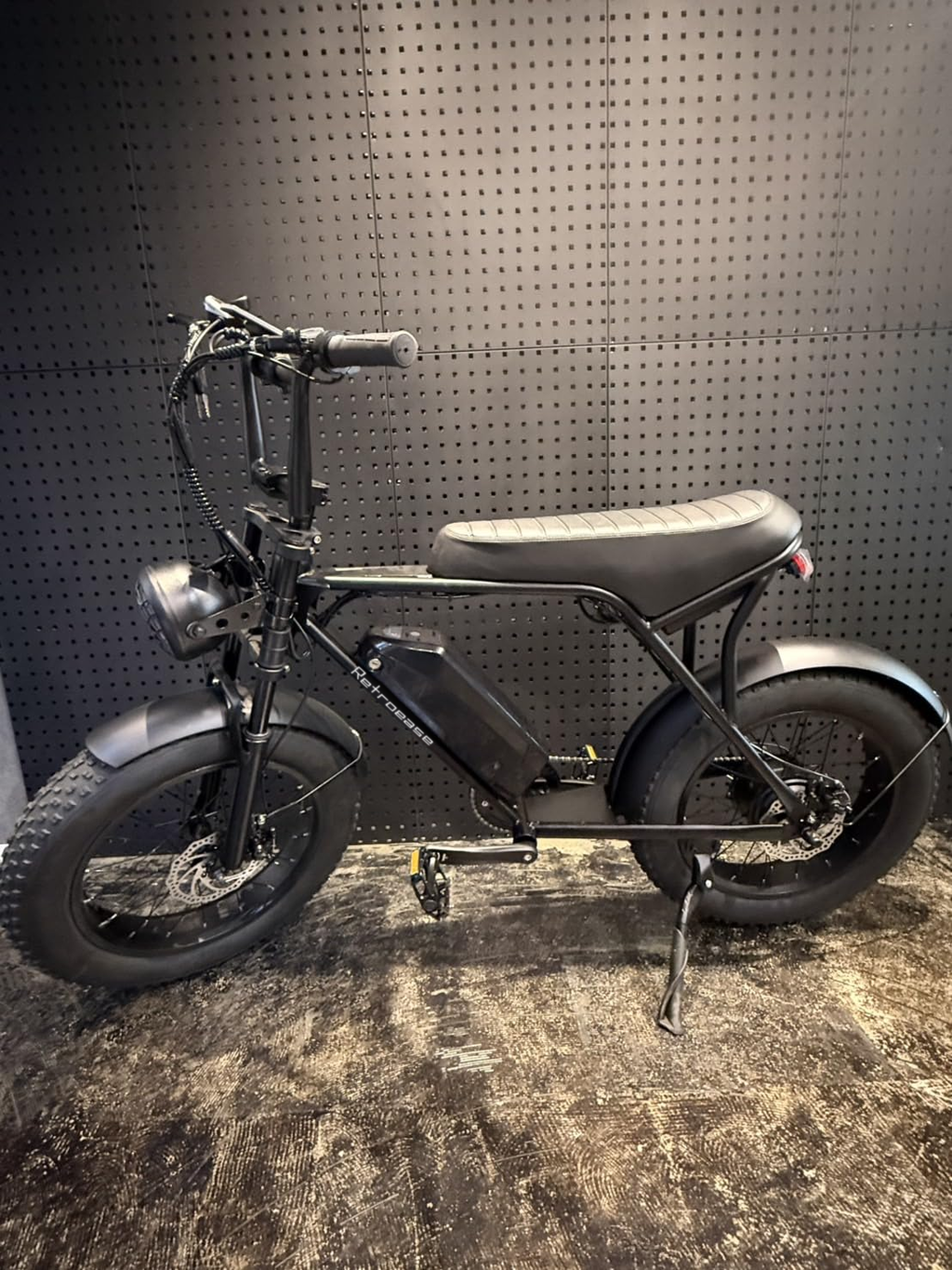 RetroEase 006HZ ファットタイヤ電動自転車｜都市とオフロード向けの