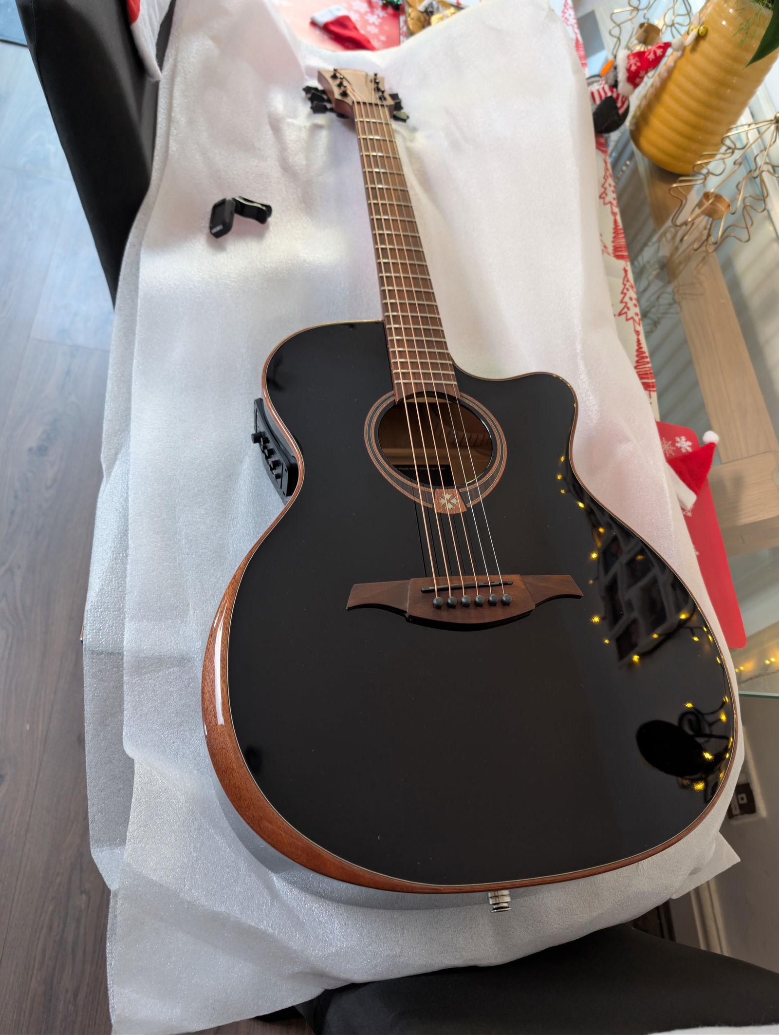 LAG TRAMONTANE 118 T118DCE-BRS DREADNOUGHT CUTAWAY ELECTRO BROWN