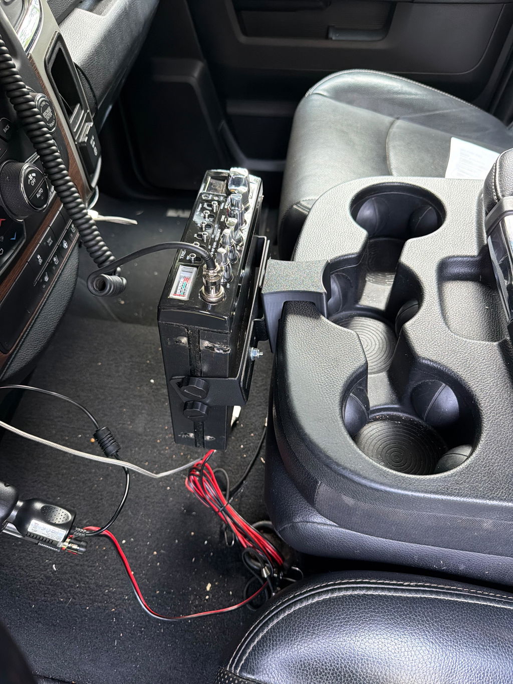 Radio Mount | 2013+ RAM – Split Bench Seat With 3 Cup Holders