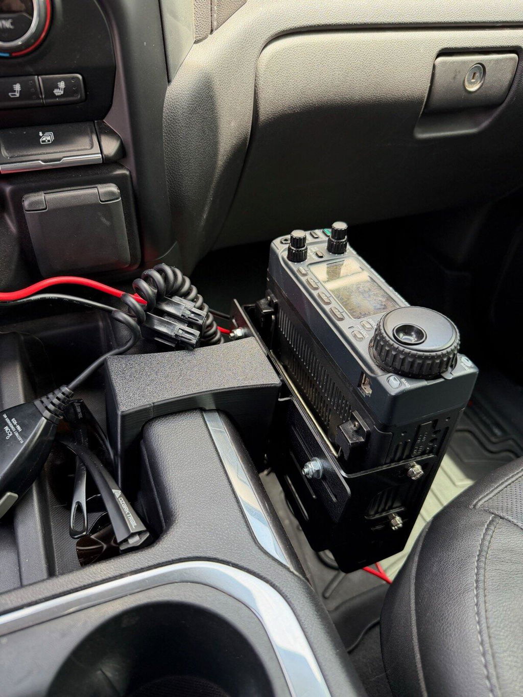 Radio Mount | 2019-2023 Silverado Sierra With Full-Length Center Floor Console (Square Pocket Between Cup Holders)