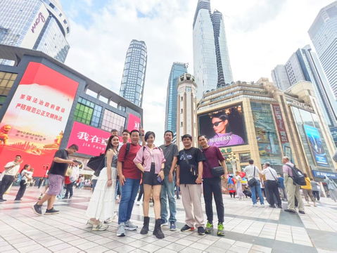 Spice & Skyline: Ultimate Chongqing 【5-Day/Private Tour/2-12 pax】