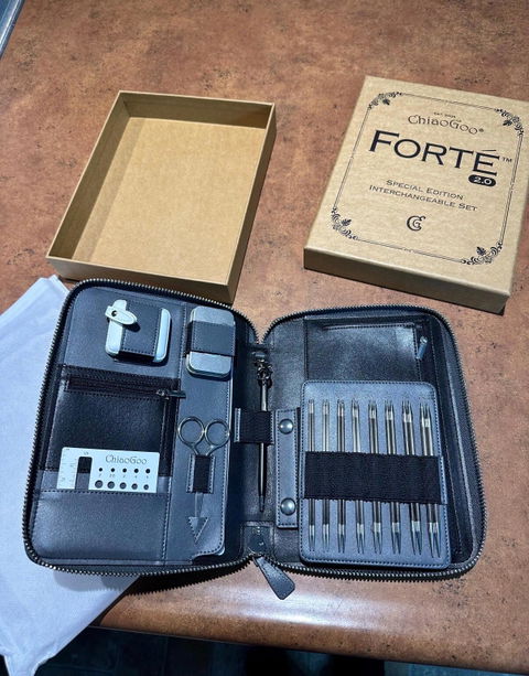ChiaoGoo FORTÉ 2. African Blackwood and Carbon Fiber 5-Inch Interchangeable Knitting Needles - Complete Set
