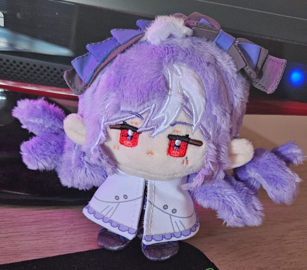 Smile House Fanart Purple Yellow Hiar Glasses Cloak Plush Doll 12CM