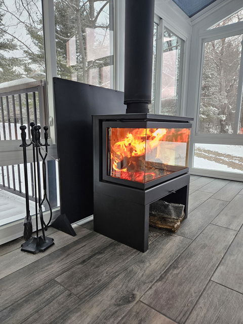 Dorako Ariana 3-Sided Glass Cast Iron Wood Burning Stove | Bench Included | 11.5kW | Handmade in Poland