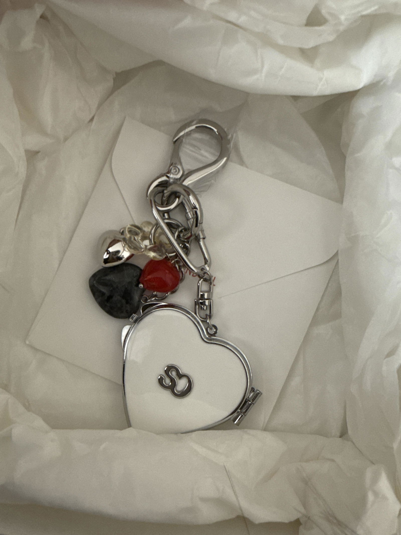 Heart Berry Keyring · ハートベリーキーリング (シルバー) – Stand
