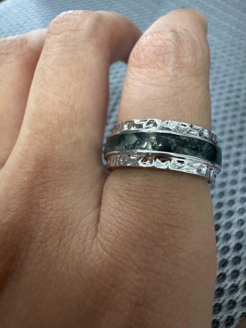 Vidar’s Forge | 8MM Hammered Moss Agate Inlay Men's Wedding Band