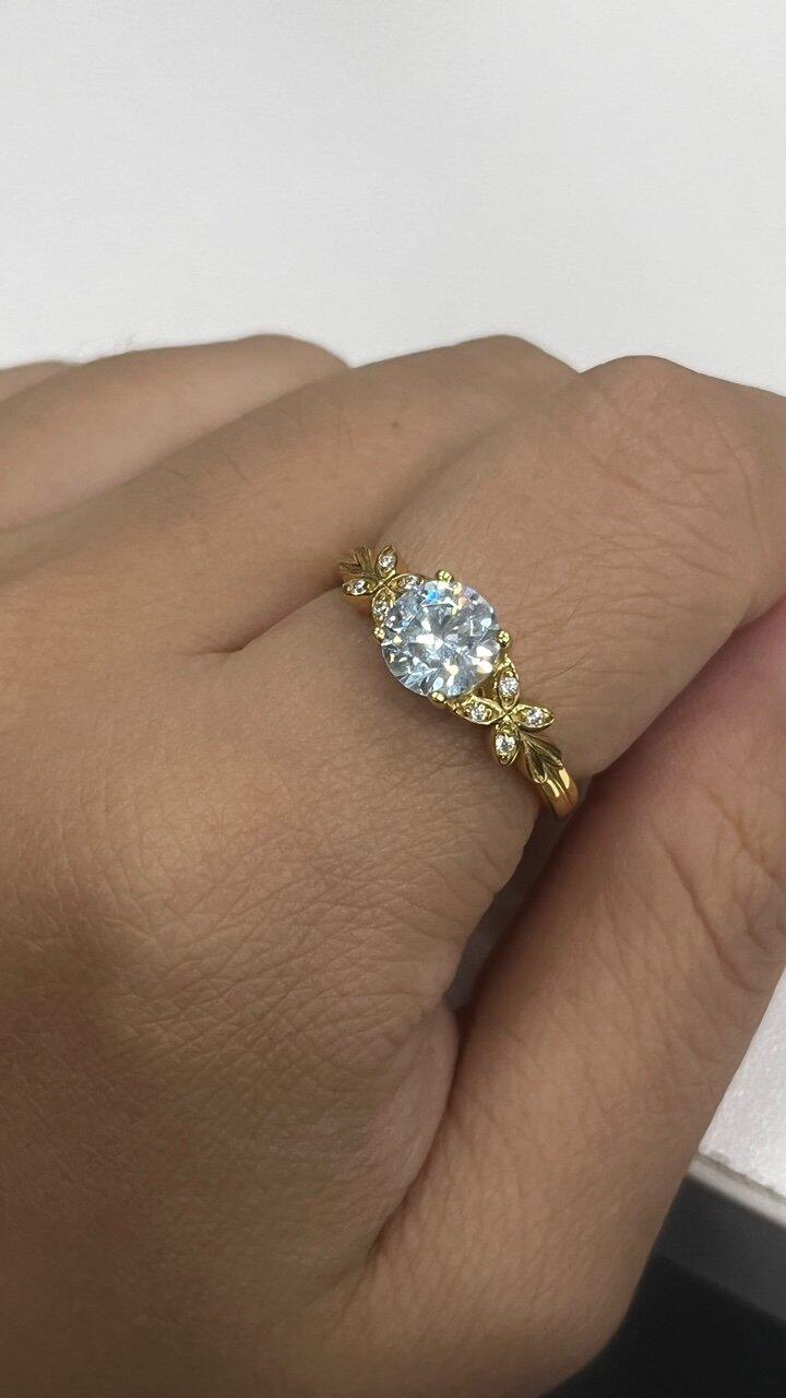 Marina’s Foliage | Round Blue Aquamarine Leafy Engagement Ring