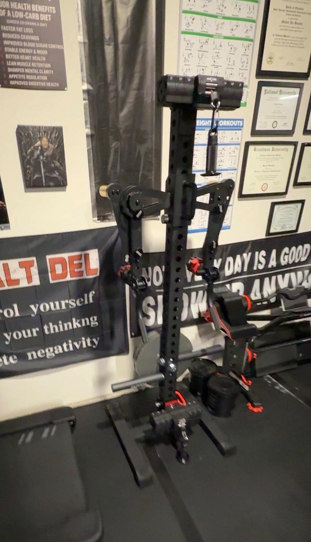 Delta | Single Stand