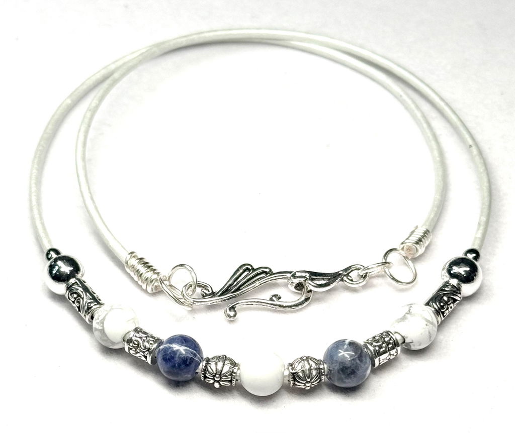 White Howlite · Smooth · Round · 6mm, 8mm, 10mm · Large Hole · 1/2 Strand