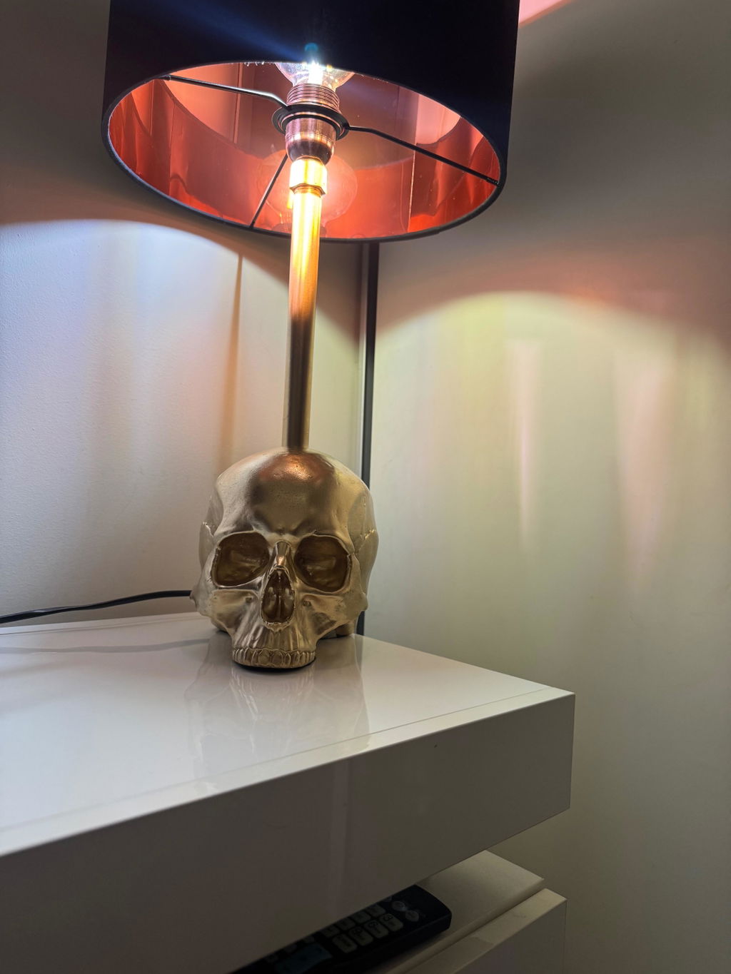 Edison Skull Lamp – The Blackened Teeth Ltd