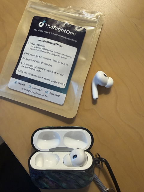 Left Replacement AirPod - AirPods Pro (2nd Generation) - Well Loved