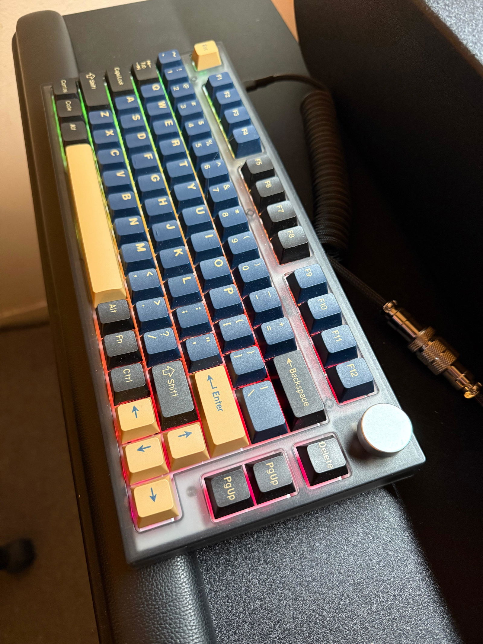 JOHN KING TOUCH BY TOUCH 7インチ Thock King TK75 Wireless Mechanical Keyboard RGB w/ Knob (75% barebone
