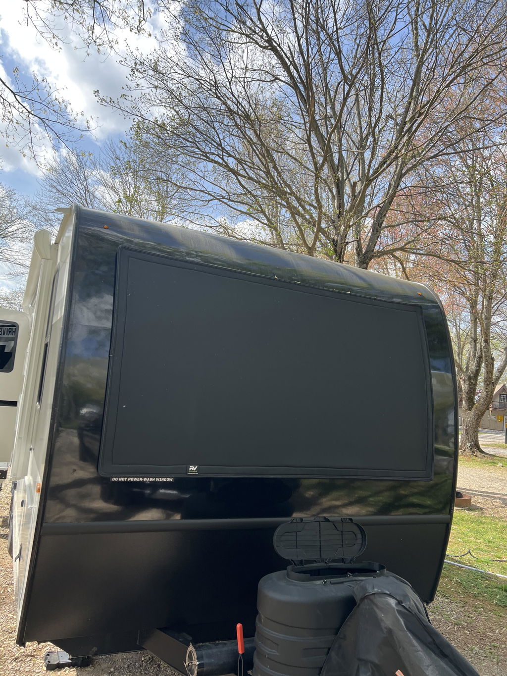 RV Shady for Winnebago Thrive 2026+