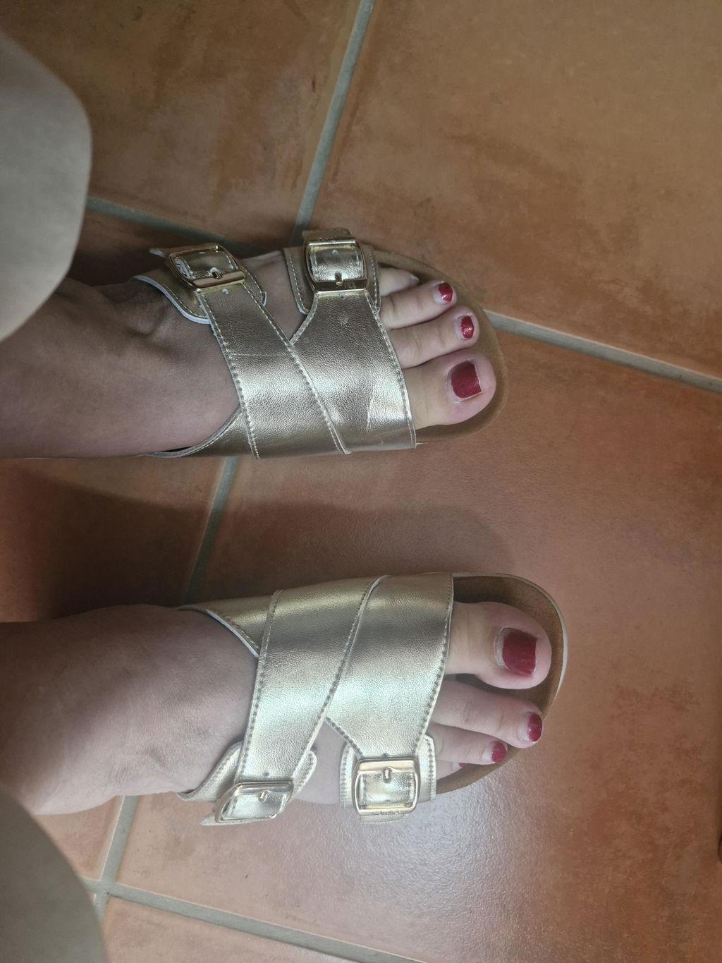 Julz Megan Sandal In Gold