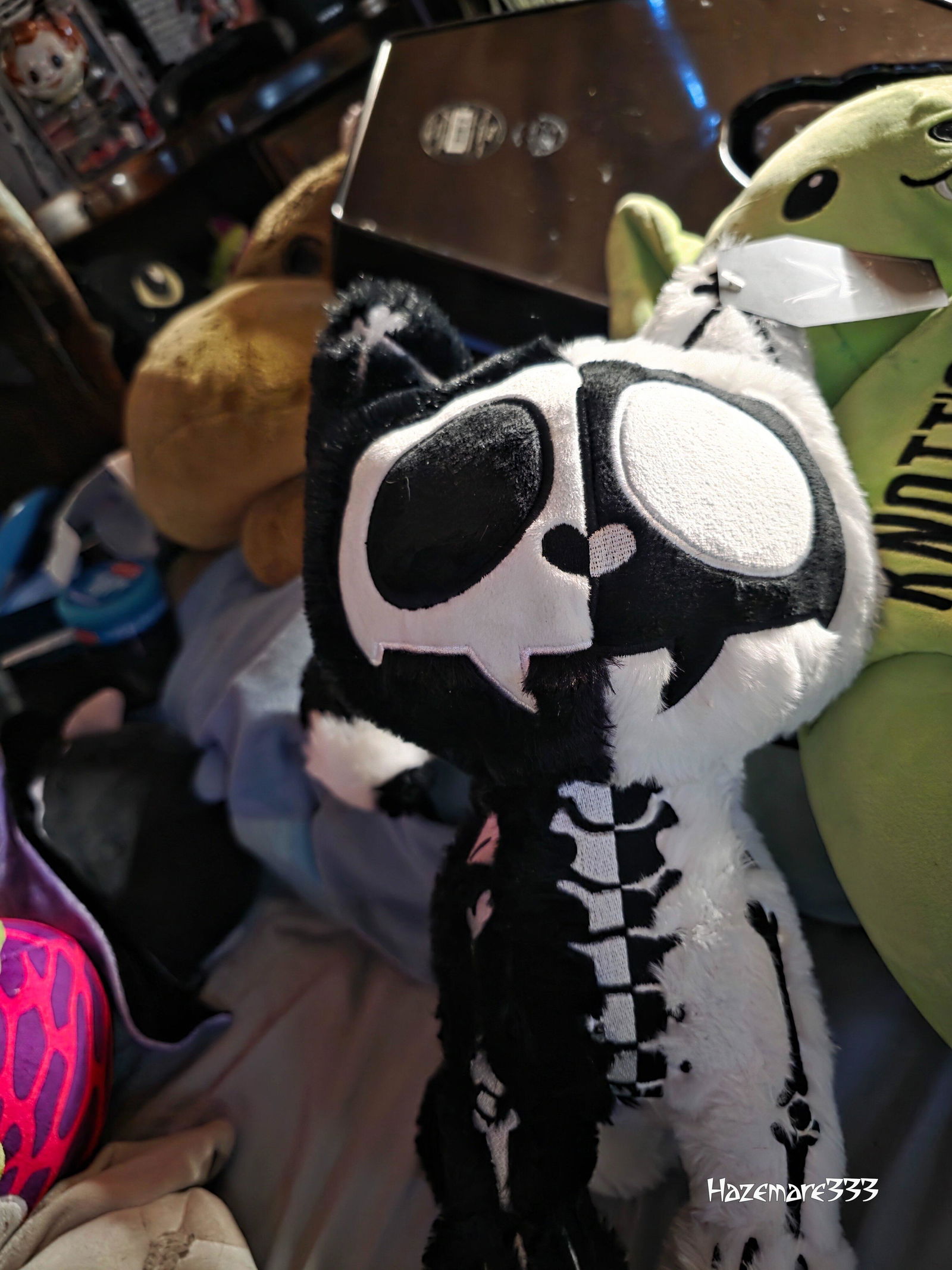 Splitzokitty Plush Toy [Black/White] [Limited Edition] – VampireFreaks