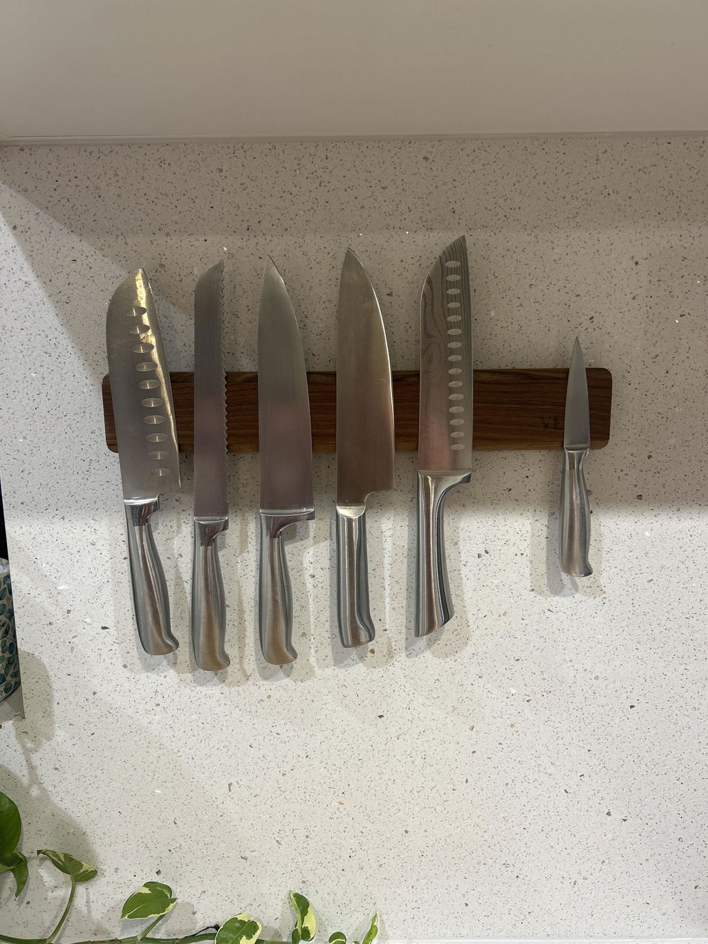 VEUR Black Walnut Magnetic Knife Holder