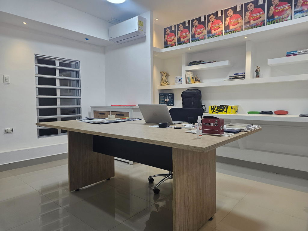 Escritorio Turco, Cartagena y Wengue, con Amplio Espacio de Trabajo ZF