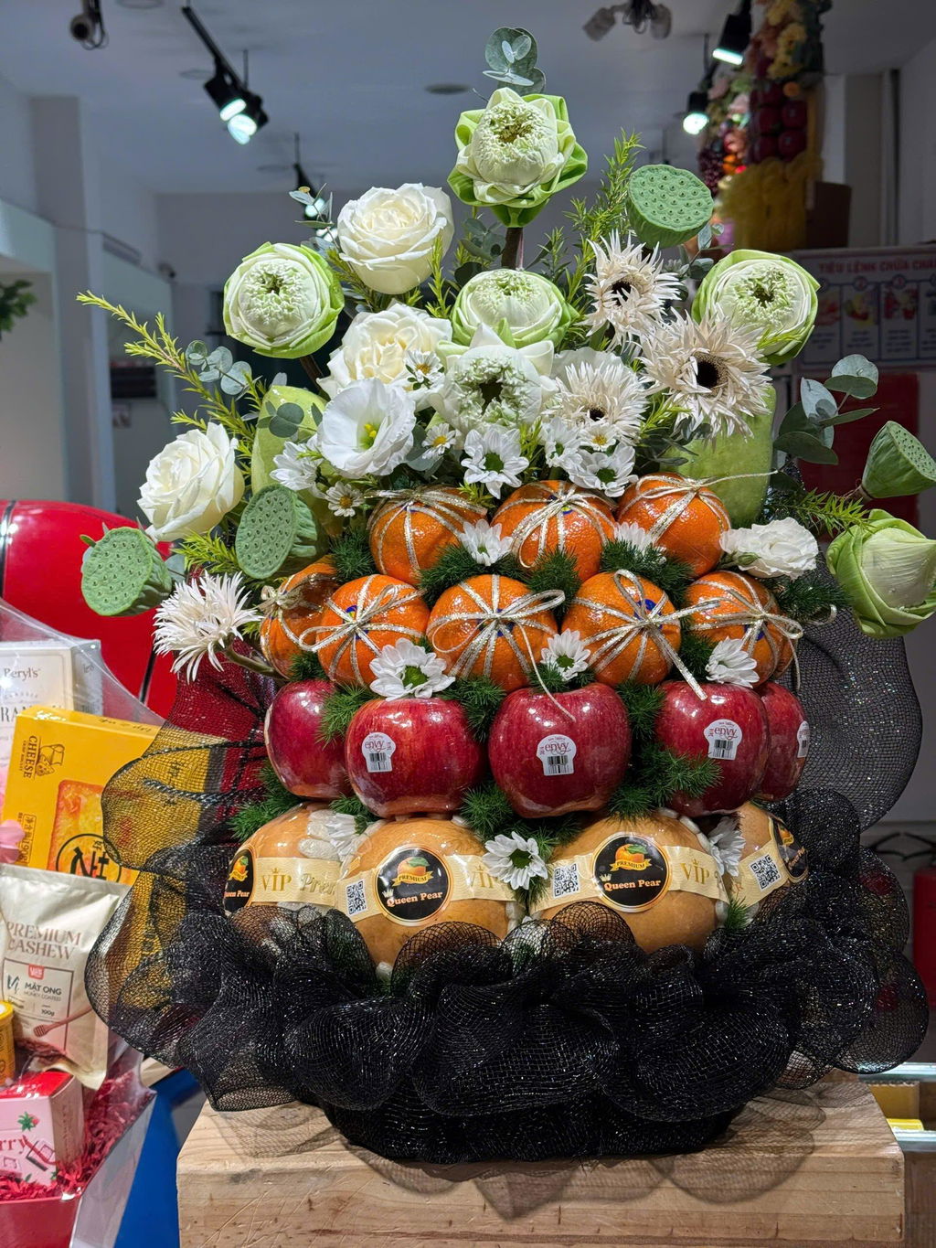 Giỏ Quà Trái Cây Quýt, Táo & Hoa Sen Đi Đám Giỗ