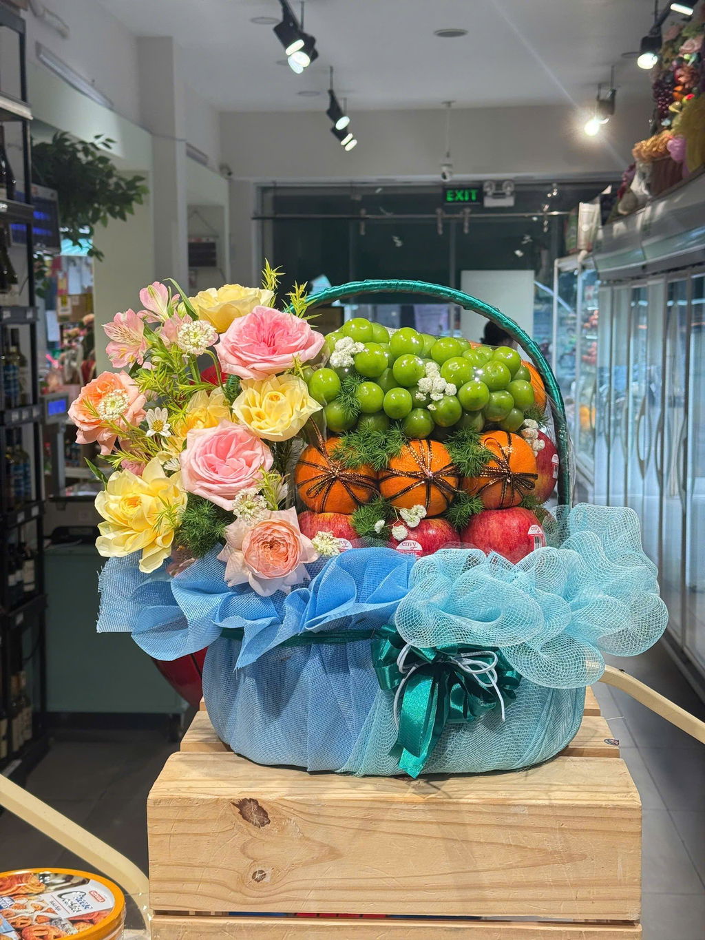 Giỏ Quà Trái Cây Celebration Fruit 15 - Nho Đỏ, Táo Envy, Quýt Tặng Người Thân, Bạn Bè
