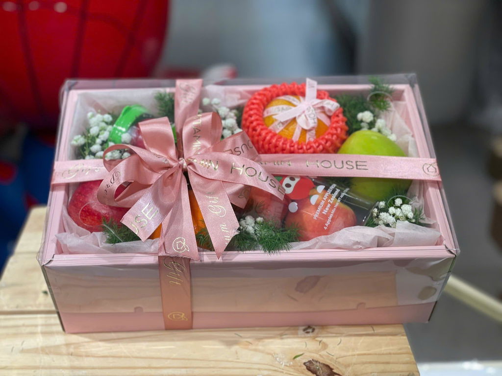 Hộp quà trái cây Bloom & Berry 02 - Táo Rockit, Quýt Tặng Dịp Ngày 20/10