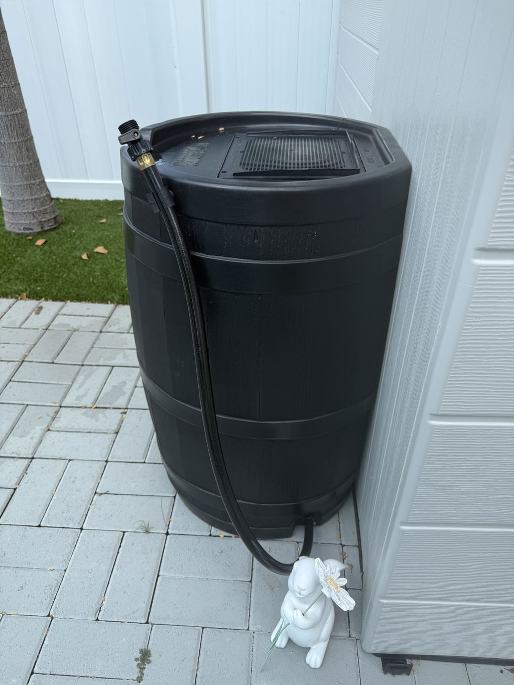 FCMP Outdoor Rain Barrel with Flat Back for Plants & Gardens, Black (Open Box)