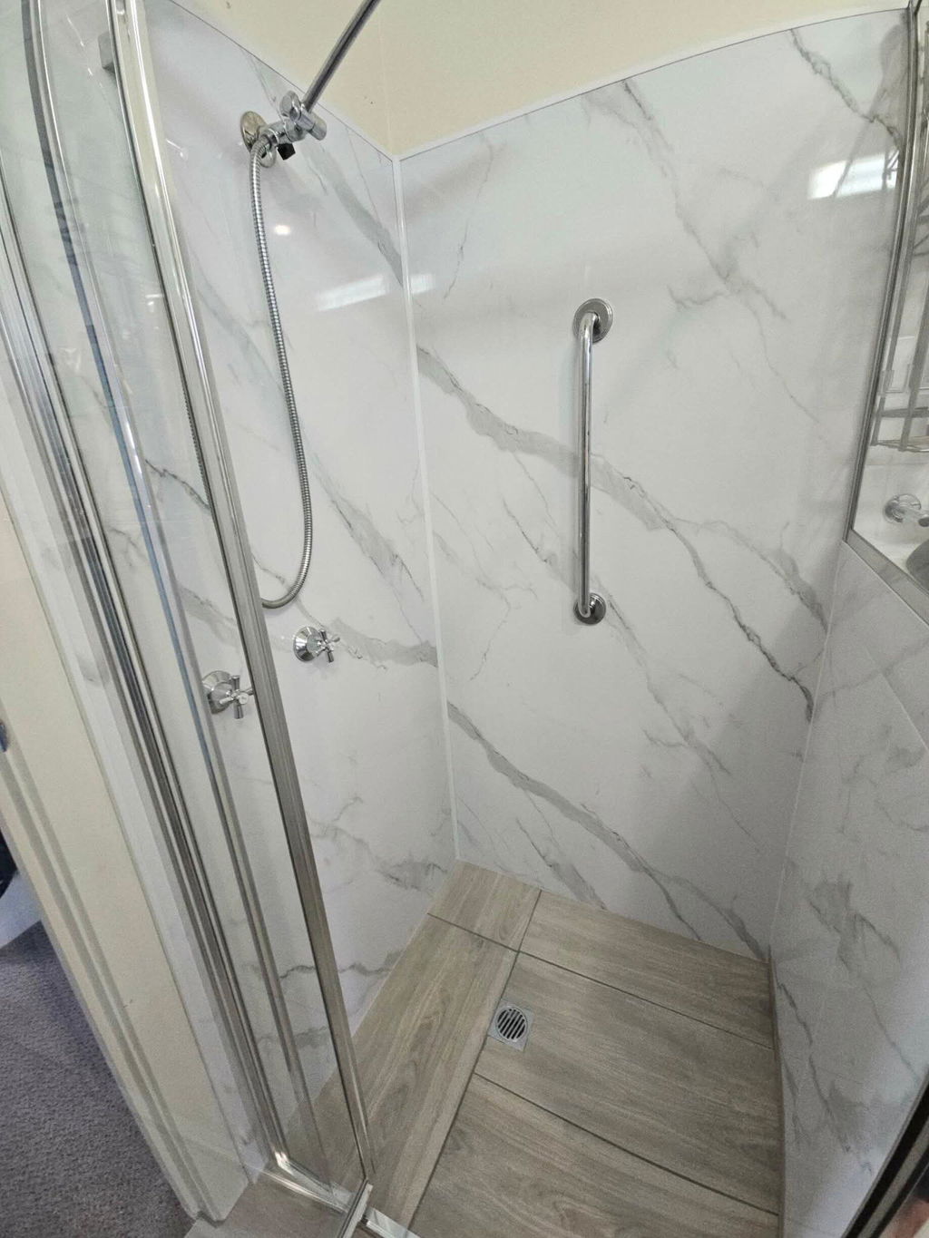 Calacatta Marble Bathroom Wall Panel