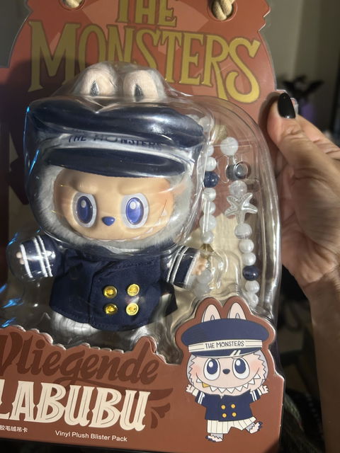 POP MART The Monsters De Vliegende LABUBU Series Captain Vinyl Plush Hanging Card, POP LAND Exclusive