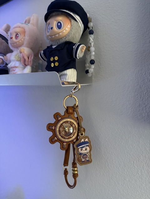 POP MART The Monsters De Vliegende LABUBU Series Compass Pendant