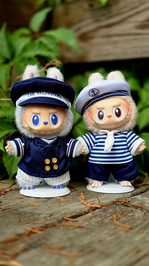 POP MART The Monsters De Vliegende LABUBU Series Captain Vinyl Plush Hanging Card, POP LAND Exclusive
