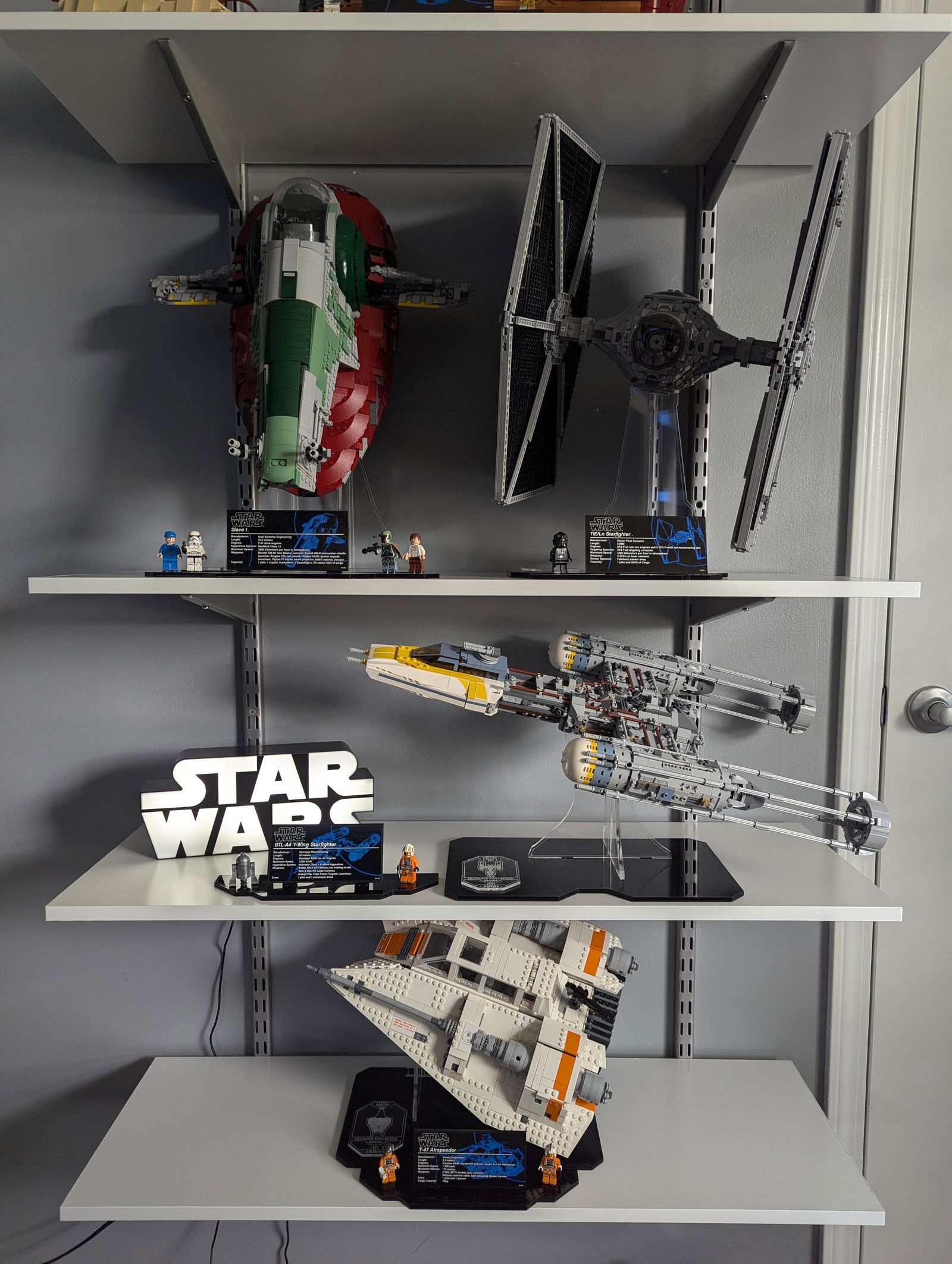 Display Stand for LEGO Star Wars UCS Snowspeeder 75144 — Wicked Brick