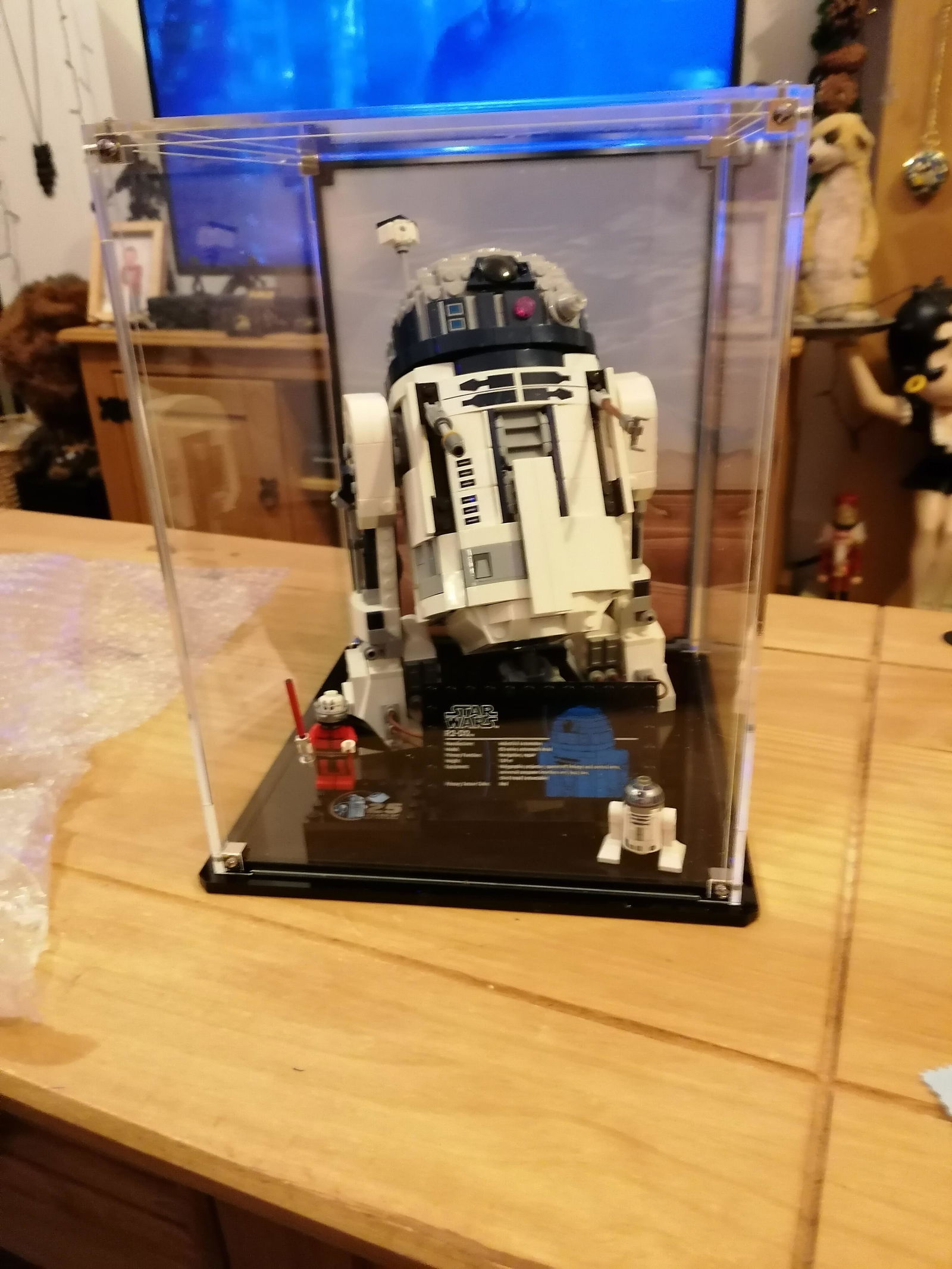 Display Case for LEGO Star Wars R2-D2 75379 — Wicked Brick