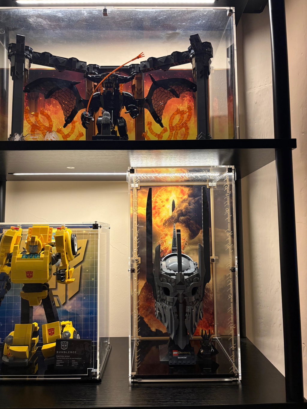 Wall Mounted Display Case for LEGO® The Lord of the Rings: Sauron's Helmet (11373)