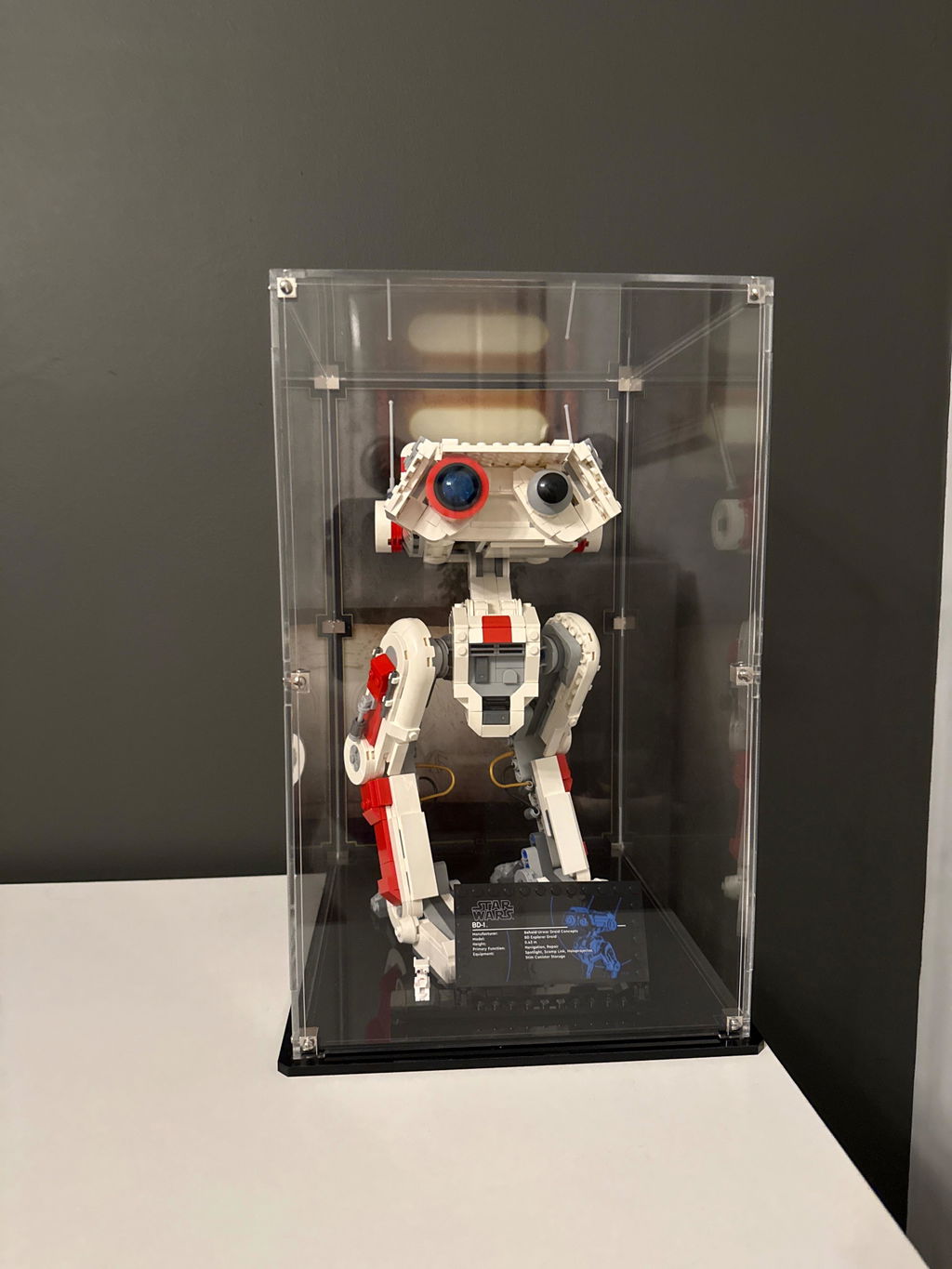 Display Case for LEGO® Star Wars BD-1 (75335)