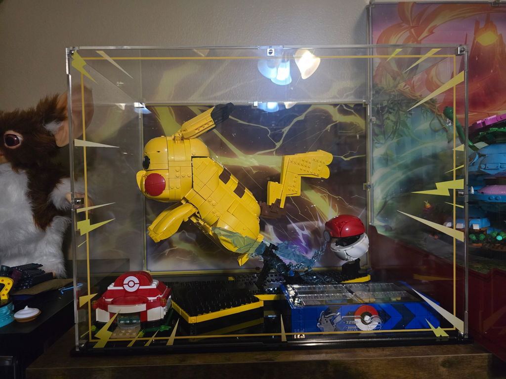 Display Case for LEGO® Pokémon™: Pikachu and Poké Ball (72152)