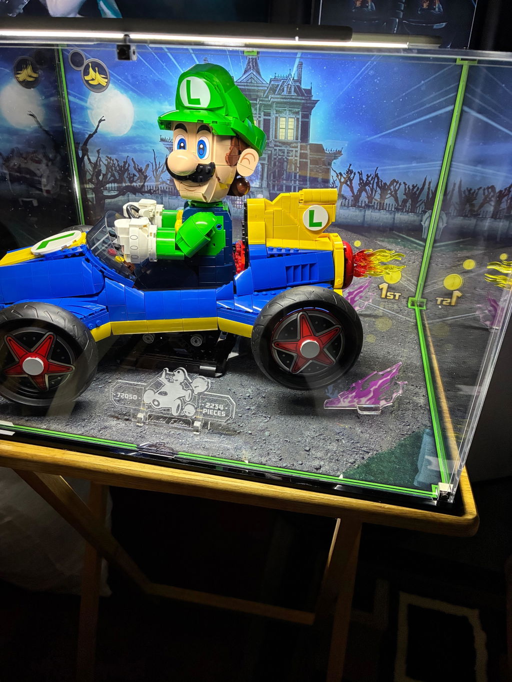 Limited Edition Display Case for LEGO® Mario Kart™ Luigi & Mach 8 (72050)